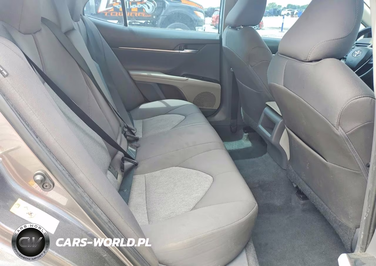 2019 Toyota Camry Le VIN:4T1B11HK6KU164264 - 10