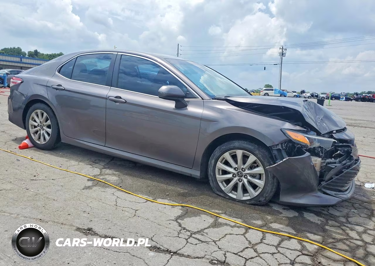 2019 Toyota Camry Le VIN:4T1B11HK6KU164264 - 4