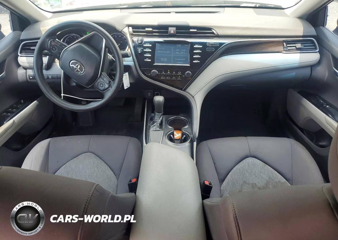 2019 Toyota Camry Le VIN:4T1B11HK6KU164264 - 8