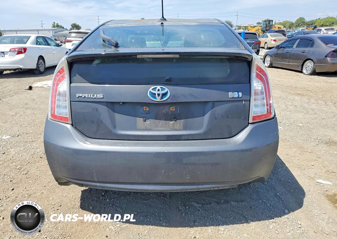 2013 Toyota Prius Three VIN:JTDKN3DU2D1691654 - 6