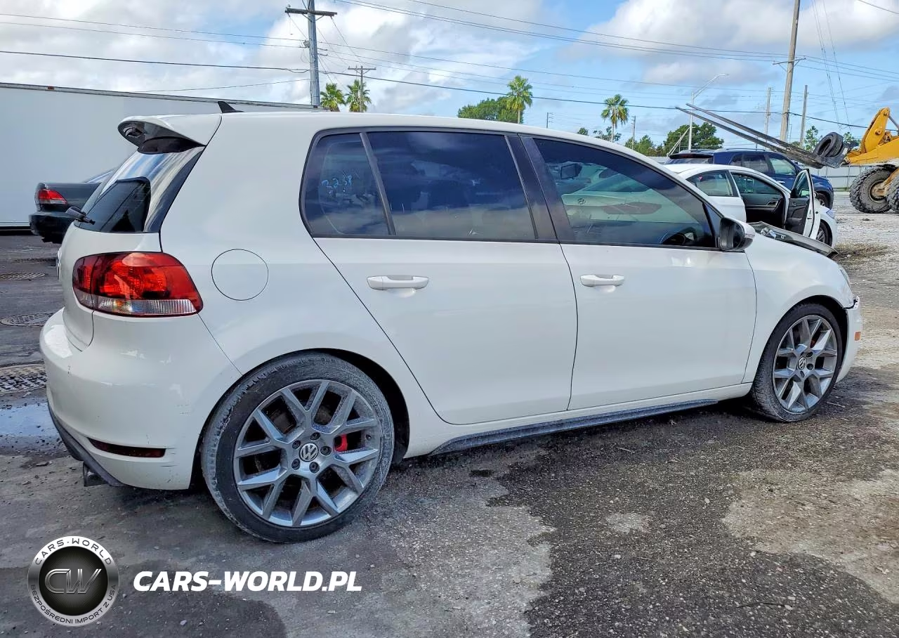 2013 Volkswagen Gti VIN:WVWHV7AJ8DW127943 - 3