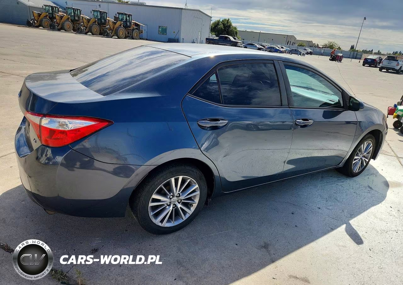 2015 Toyota Corolla Le VIN:2T1BURHE5FC431255 - 3