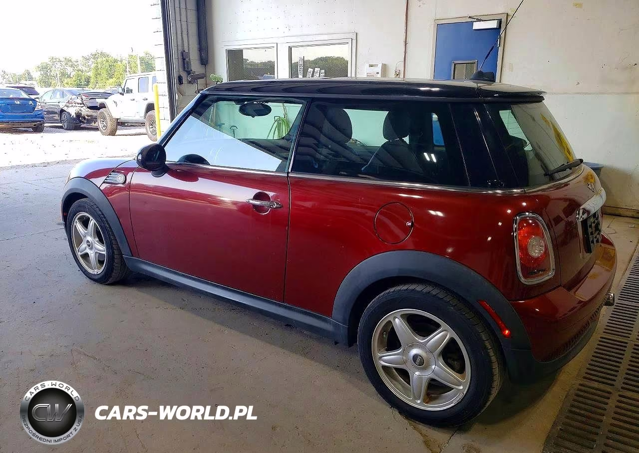 2008 Mini Cooper VIN:WMWMF33518TT60216 - 2
