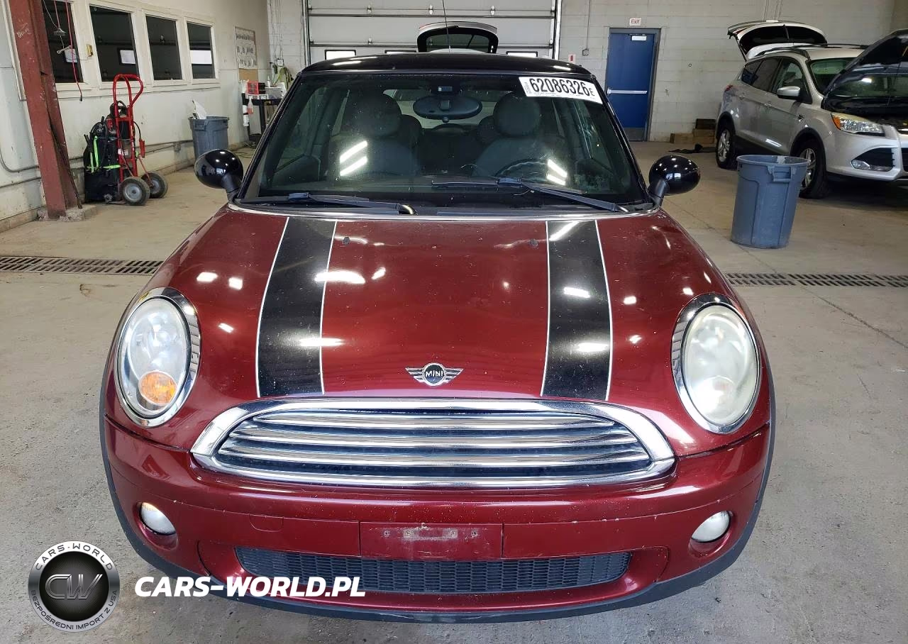 2008 Mini Cooper VIN:WMWMF33518TT60216 - 5
