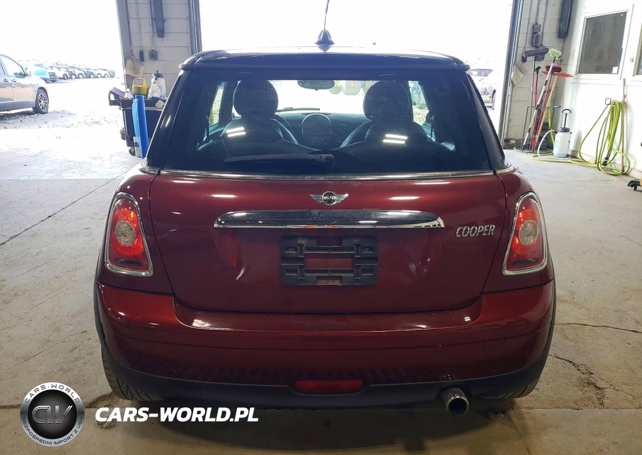 2008 Mini Cooper VIN:WMWMF33518TT60216 - 6