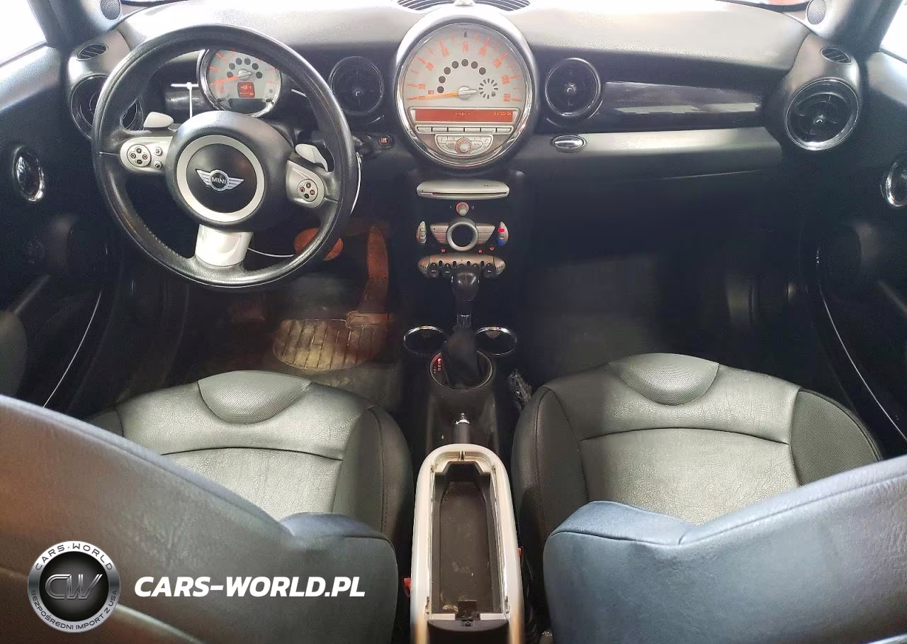 2008 Mini Cooper VIN:WMWMF33518TT60216 - 8