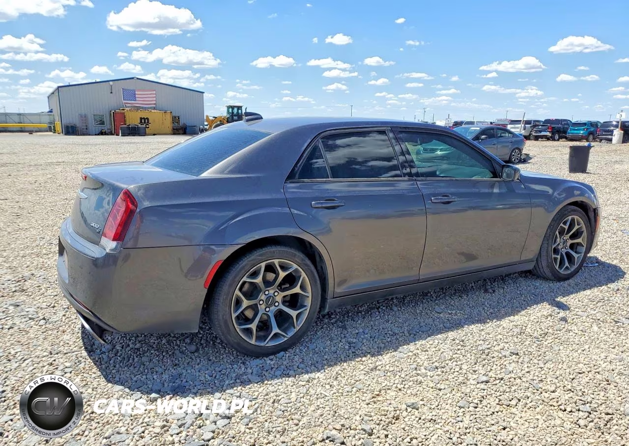 2018 Chrysler 300 S VIN:2C3CCABG1JH214551 - 3