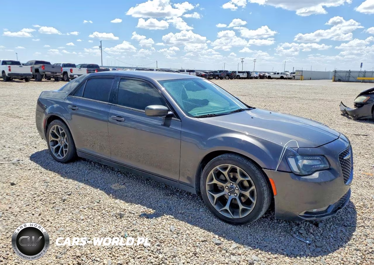 2018 Chrysler 300 S VIN:2C3CCABG1JH214551 - 4