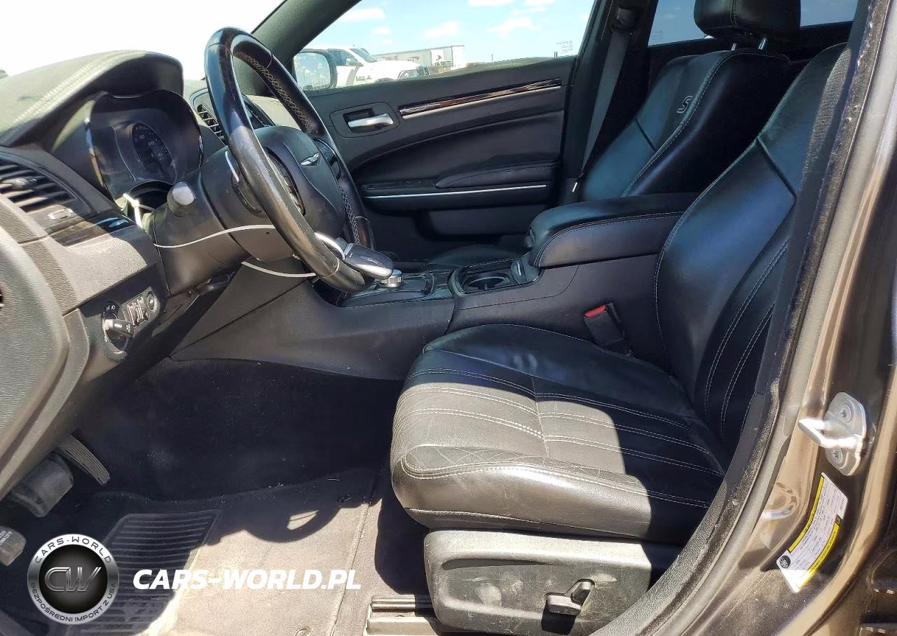 2018 Chrysler 300 S VIN:2C3CCABG1JH214551 - 7