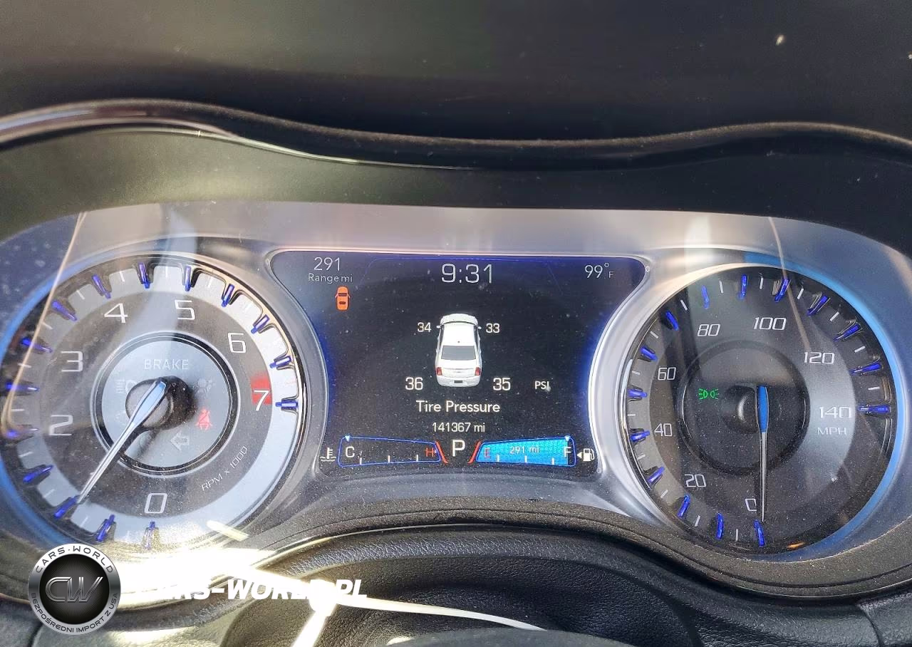 2018 Chrysler 300 S VIN:2C3CCABG1JH214551 - 9