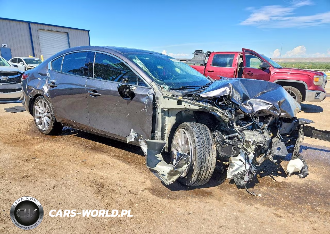 2019 Mazda 3 Premium VIN:3MZBPAEM2KM112219 - 4