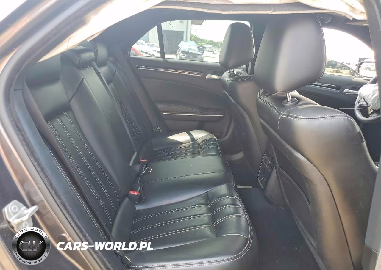 2023 Chrysler 300 S VIN:2C3CCABG5PH585267 - 10