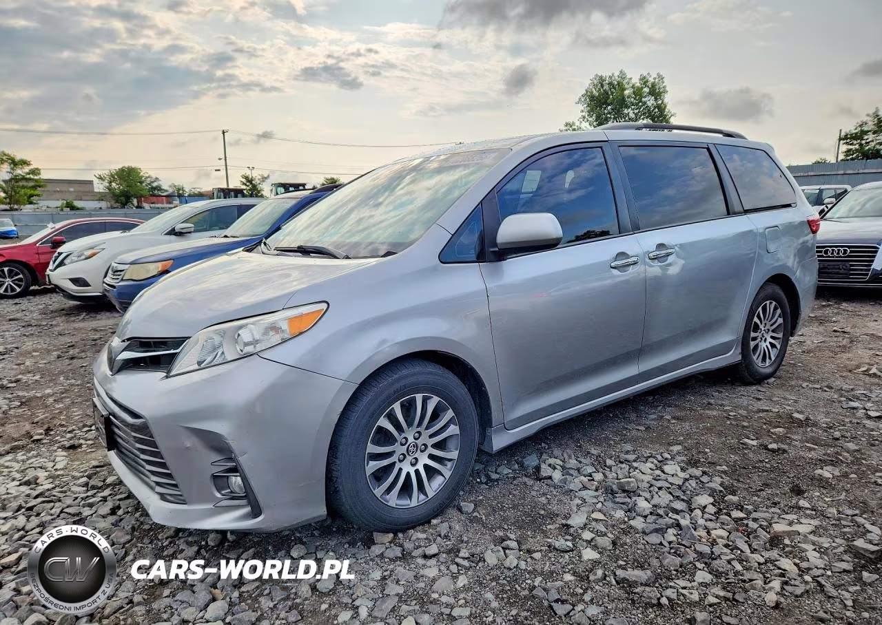 2018 Toyota Sienna Xle 8-Passenger