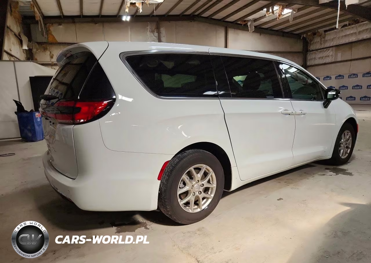 2026 Chrysler Pacifica Select VIN:2C4RC1BG4TR262595 - 3