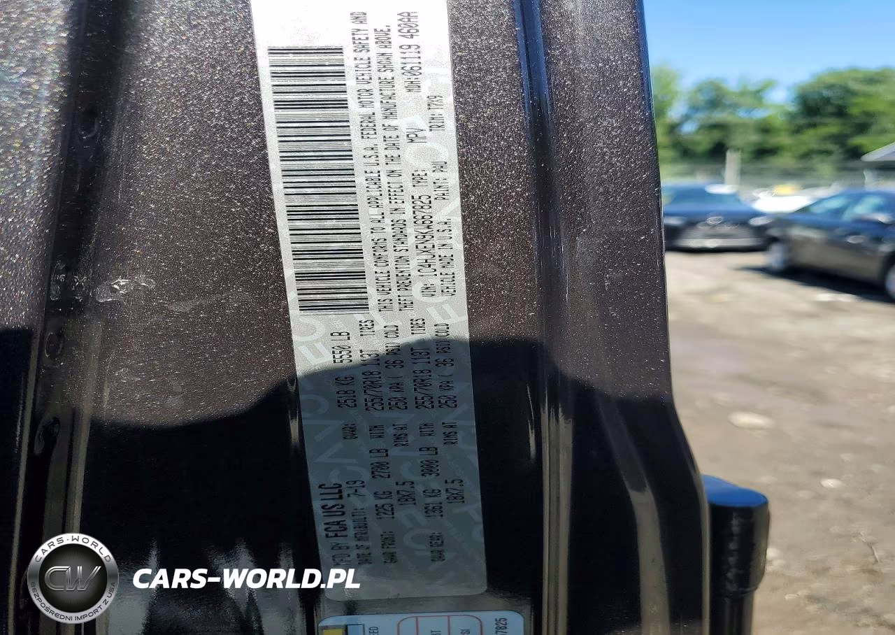 2019 Jeep Wrangler Unlimited Sahara VIN:1C4HJXEN9KW667825 - 13