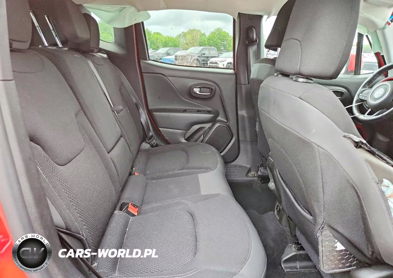 2022 Jeep Renegade Latitude VIN:ZACNJDB10NPN69638 - 10