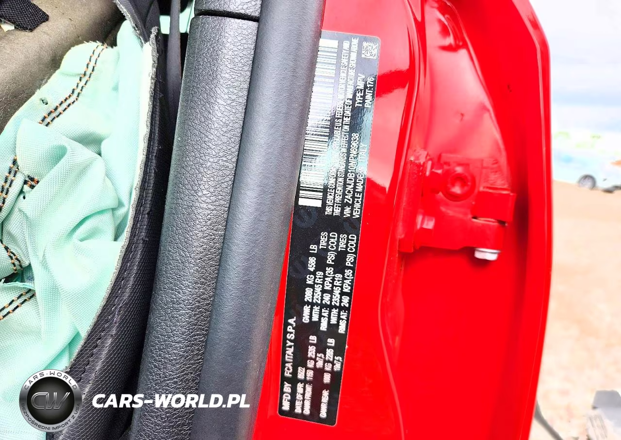 2022 Jeep Renegade Latitude VIN:ZACNJDB10NPN69638 - 13