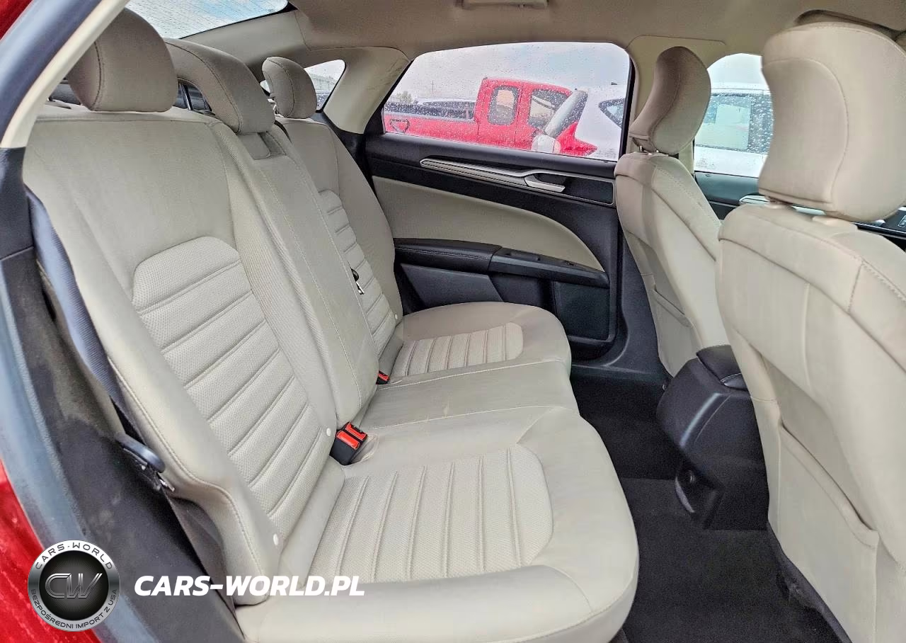 2019 Ford Fusion S VIN:3FA6P0G75KR176818 - 10