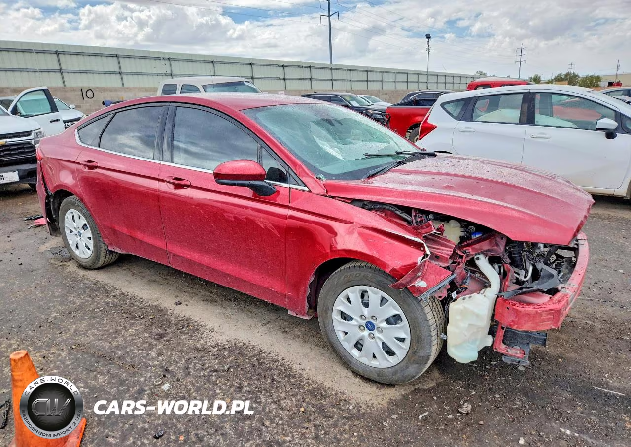 2019 Ford Fusion S VIN:3FA6P0G75KR176818 - 4