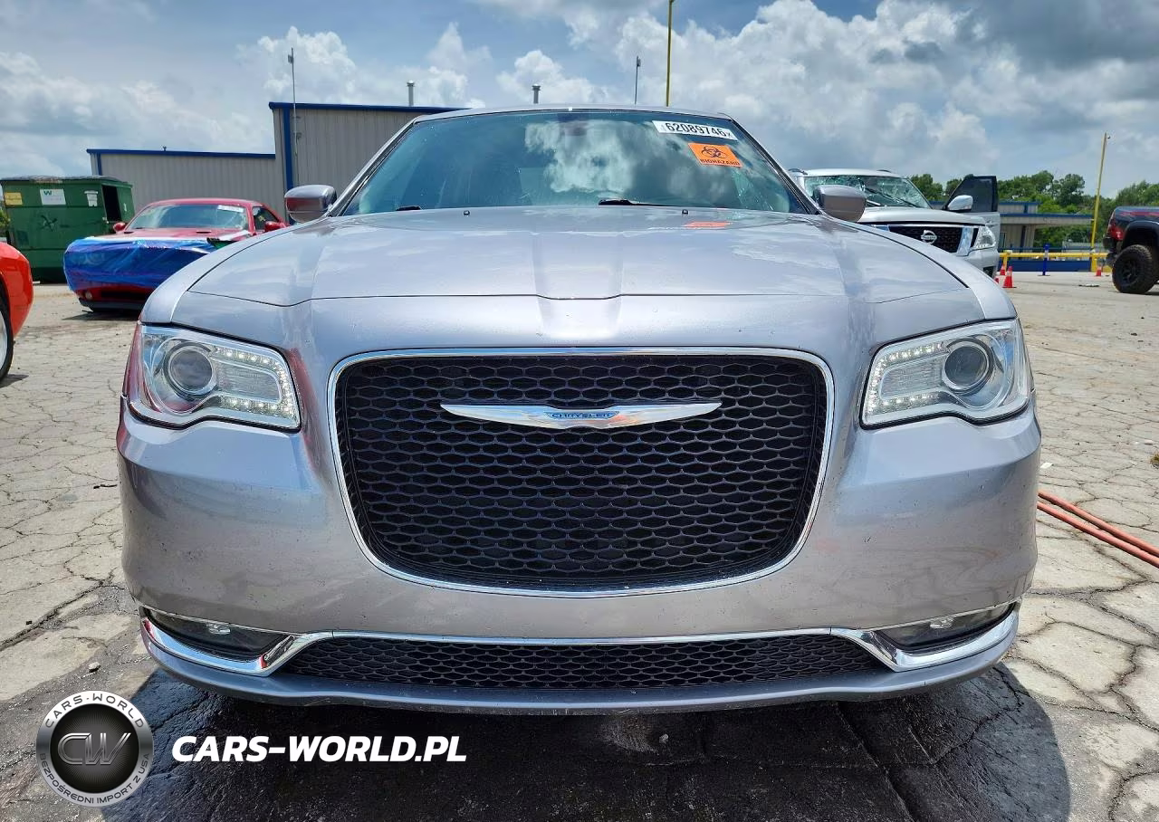 2015 Chrysler 300 Limited VIN:2C3CCAAG3FH837906 - 5