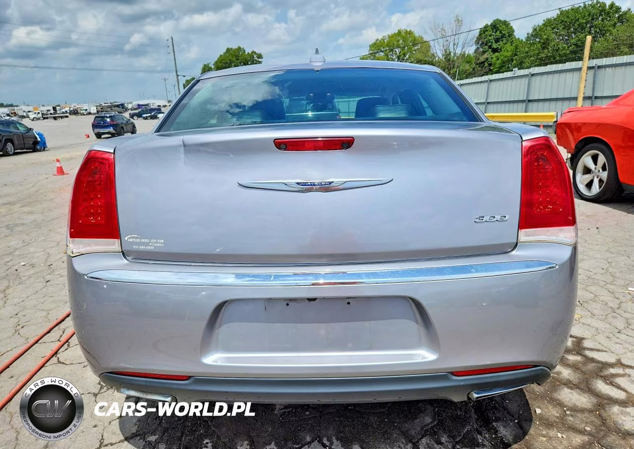 2015 Chrysler 300 Limited VIN:2C3CCAAG3FH837906 - 6