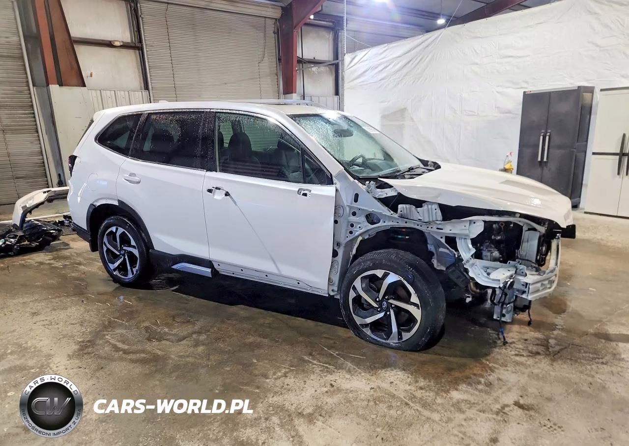 2023 Subaru Forester Touring VIN:JF2SKARCXPH506535 - 4