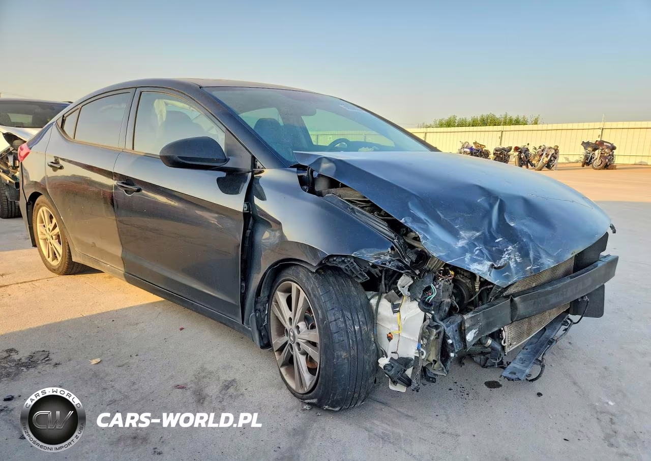 2018 Hyundai Elantra Value Edition VIN:5NPD84LF1JH246318 - 4
