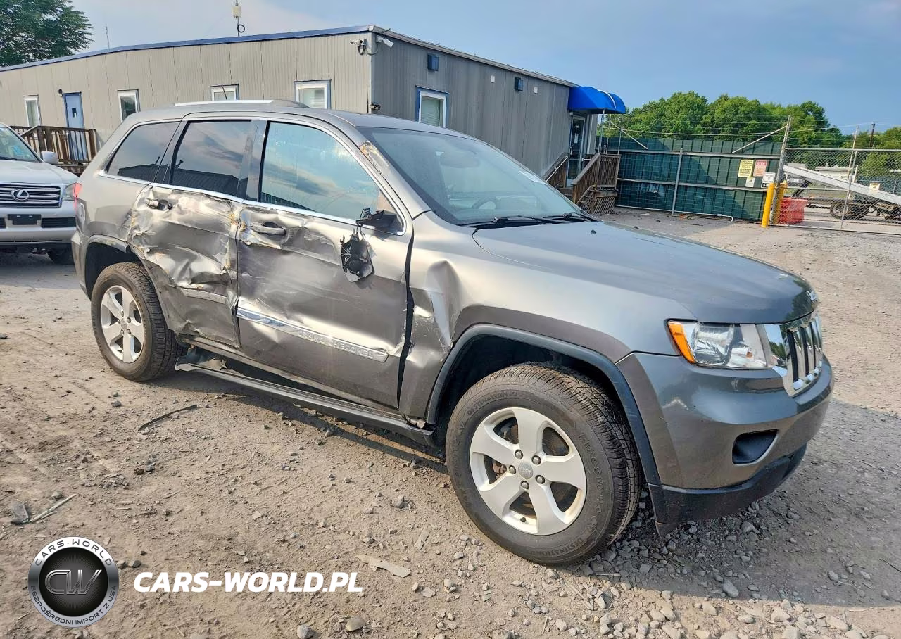 2013 Jeep Grand Cherokee Laredo VIN:1C4RJFAG6DC528231 - 4