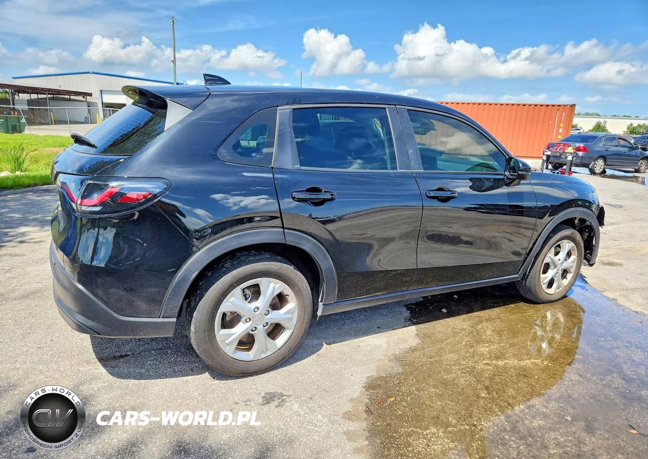 2025 Honda Hr-V Lx VIN:3CZRZ1H30SM737033 - 3