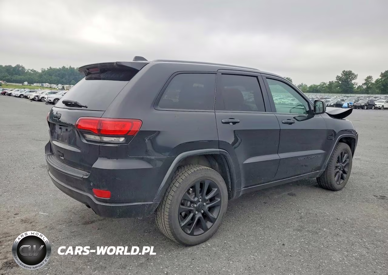 2019 Jeep Grand Cherokee Laredo VIN:1C4RJFAG3KC849527 - 3