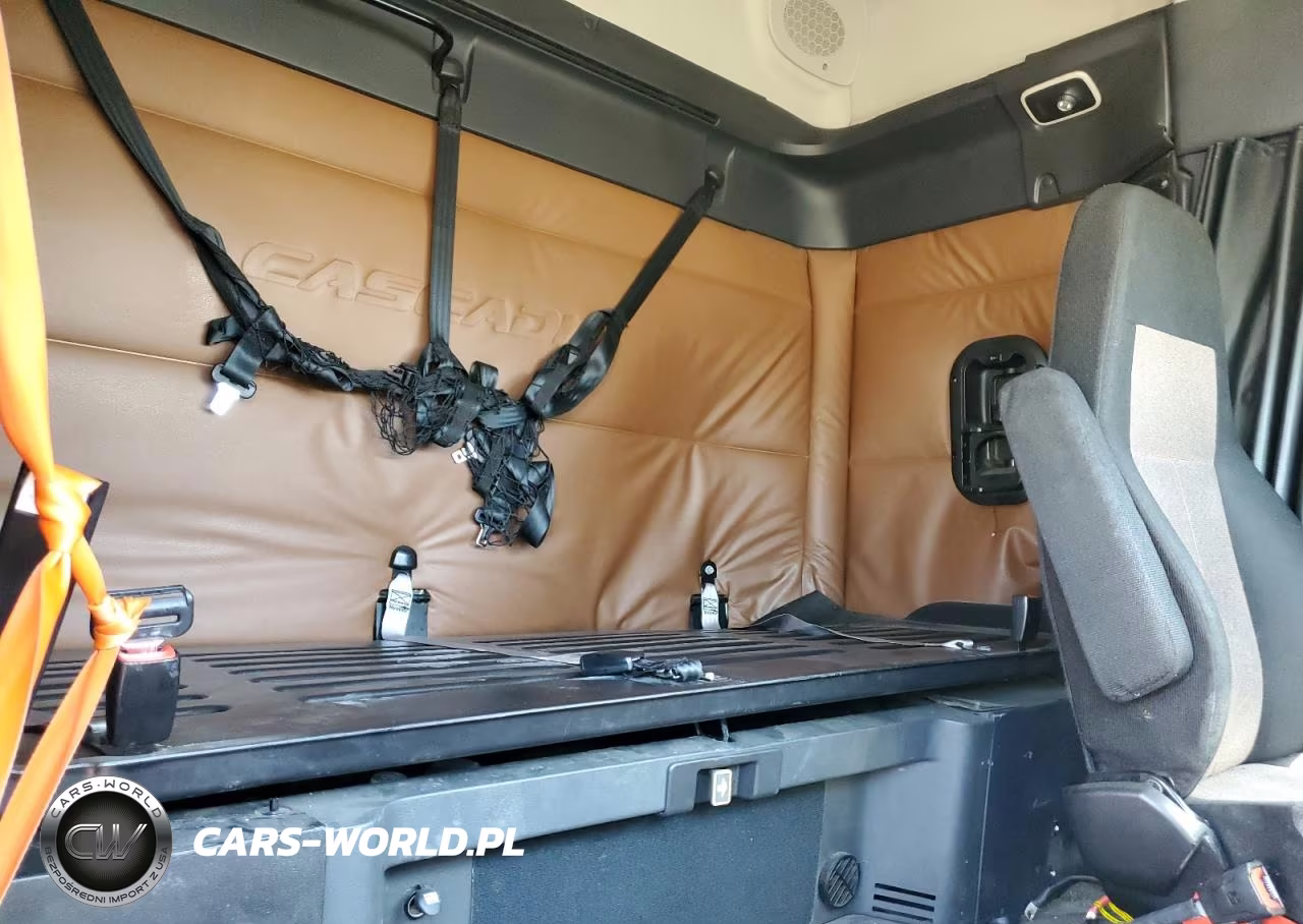 2019 Freightliner Cascadia 126 VIN:3AKJHHDV4KSJW8904 - 6