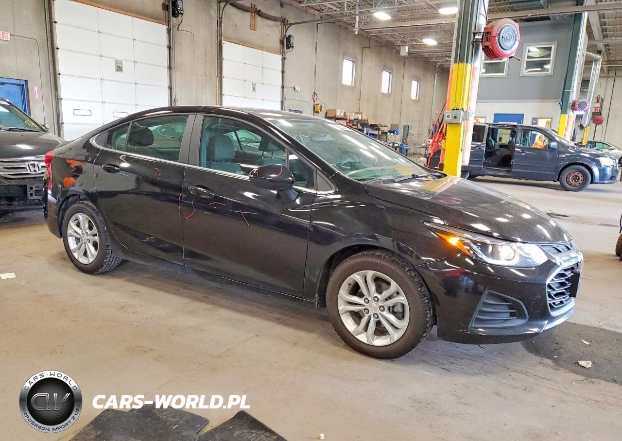 2019 Chevrolet Cruze Lt VIN:1G1BE5SMXK7145296 - 4