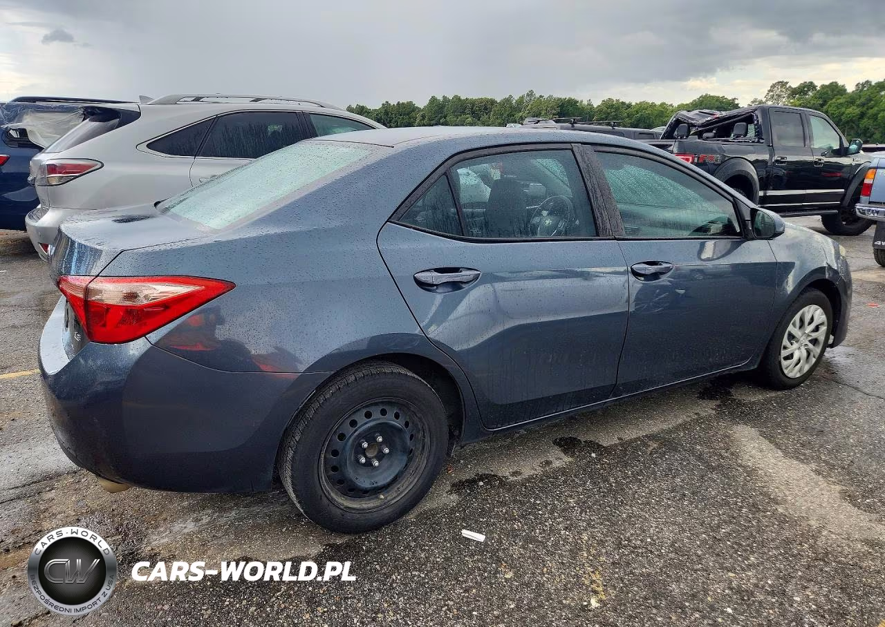 2018 Toyota Corolla Le VIN:2T1BURHE0JC084491 - 3