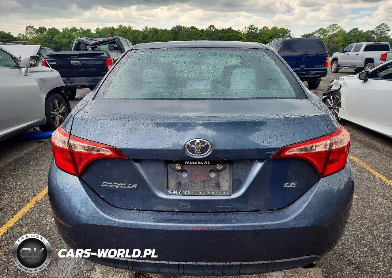 2018 Toyota Corolla Le VIN:2T1BURHE0JC084491 - 6