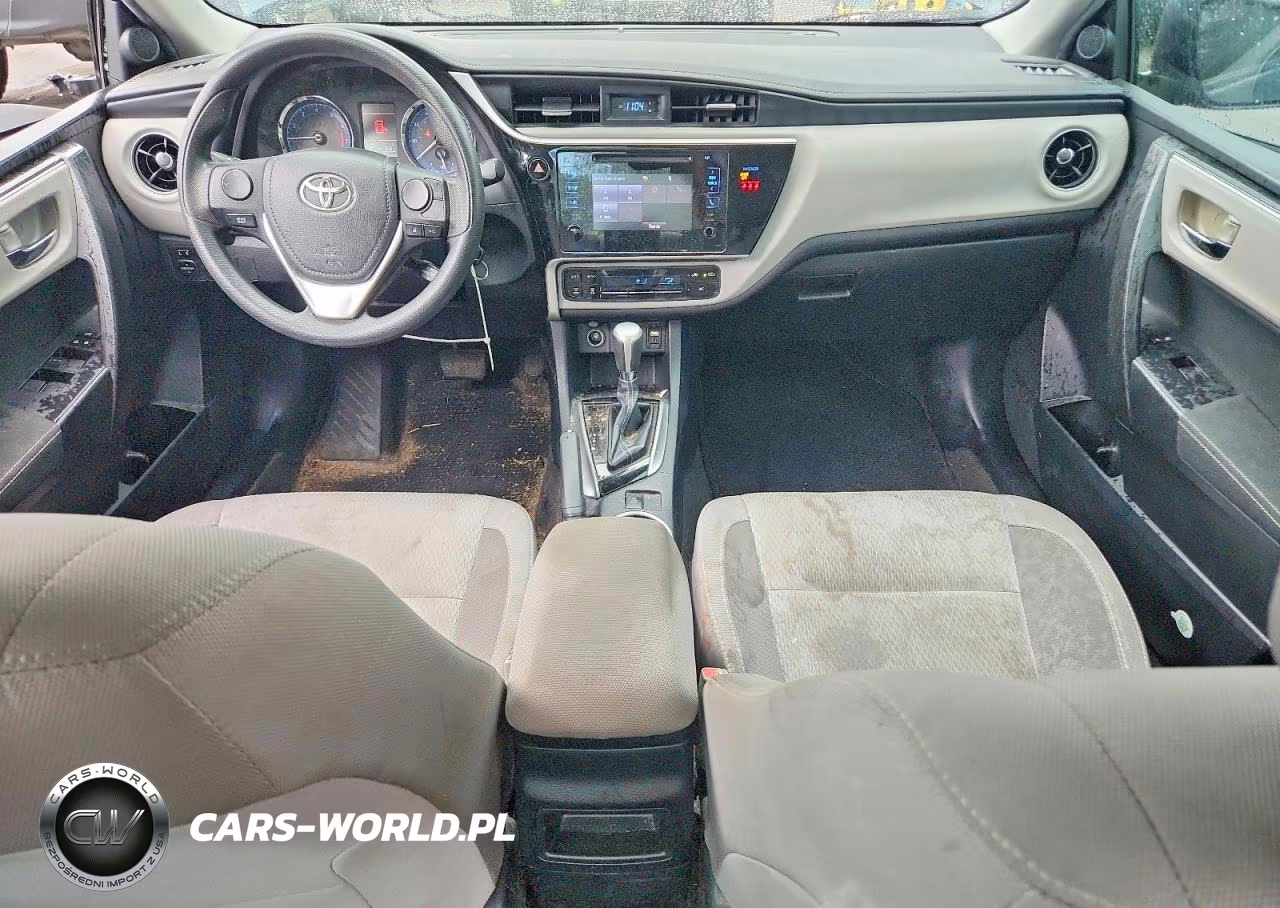 2018 Toyota Corolla Le VIN:2T1BURHE0JC084491 - 8