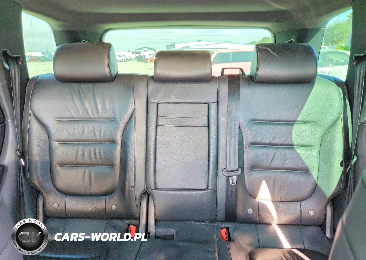 2017 Volkswagen Touareg Wolfsburg VIN:WVGRF7BP2HD006309 - 10