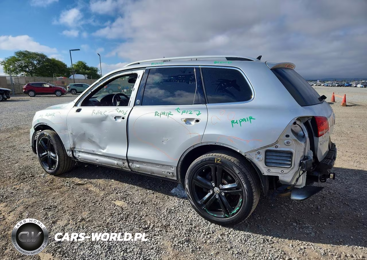 2017 Volkswagen Touareg Wolfsburg VIN:WVGRF7BP2HD006309 - 2
