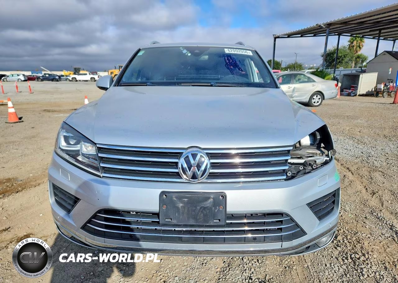 2017 Volkswagen Touareg Wolfsburg VIN:WVGRF7BP2HD006309 - 5
