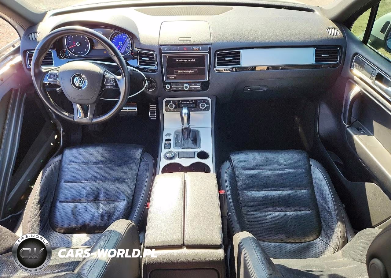 2017 Volkswagen Touareg Wolfsburg VIN:WVGRF7BP2HD006309 - 8