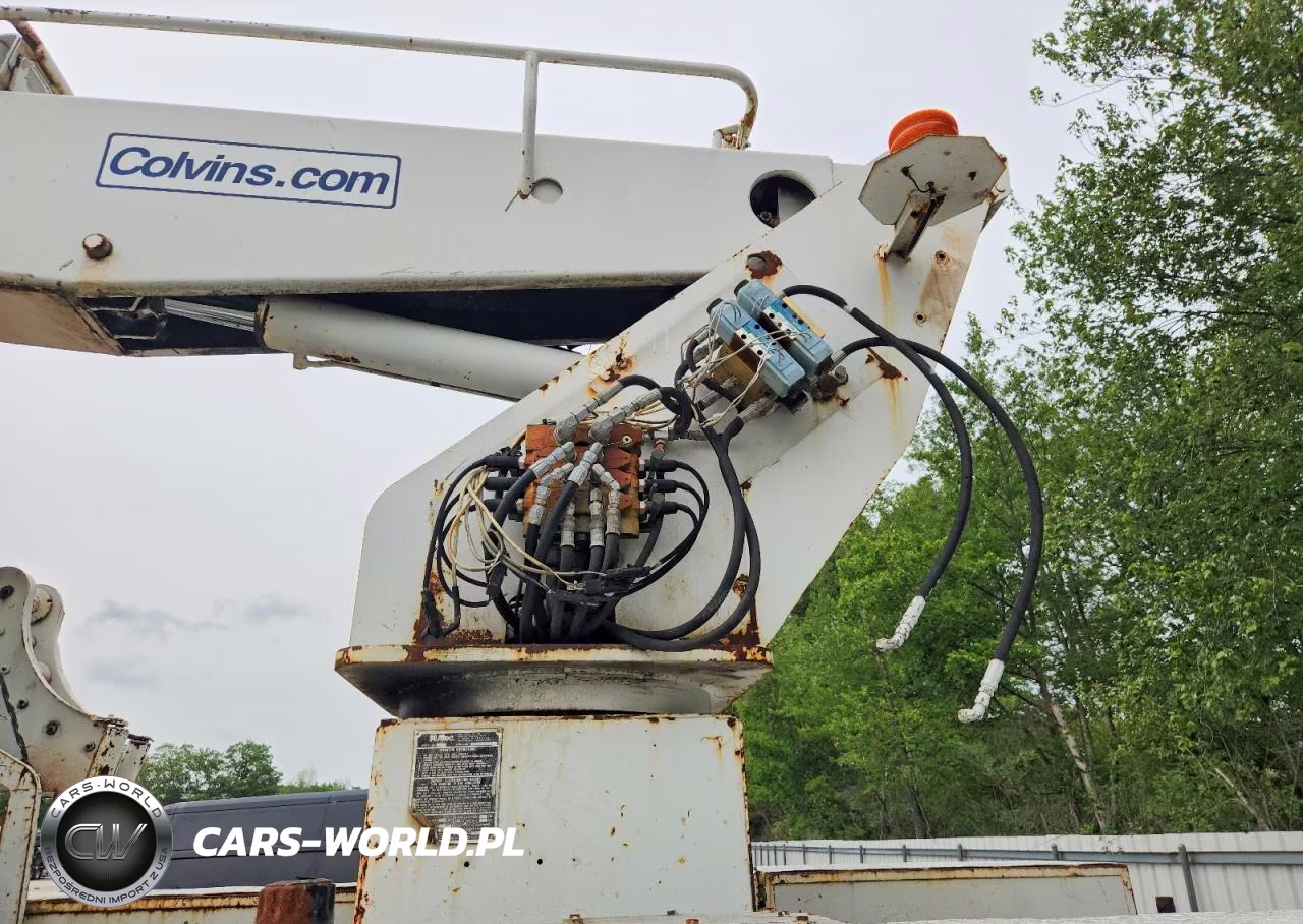 2000 Chevrolet C7 Cable Placer Bucket Truck VIN:1GBM7H1C9YJ525251 - 13