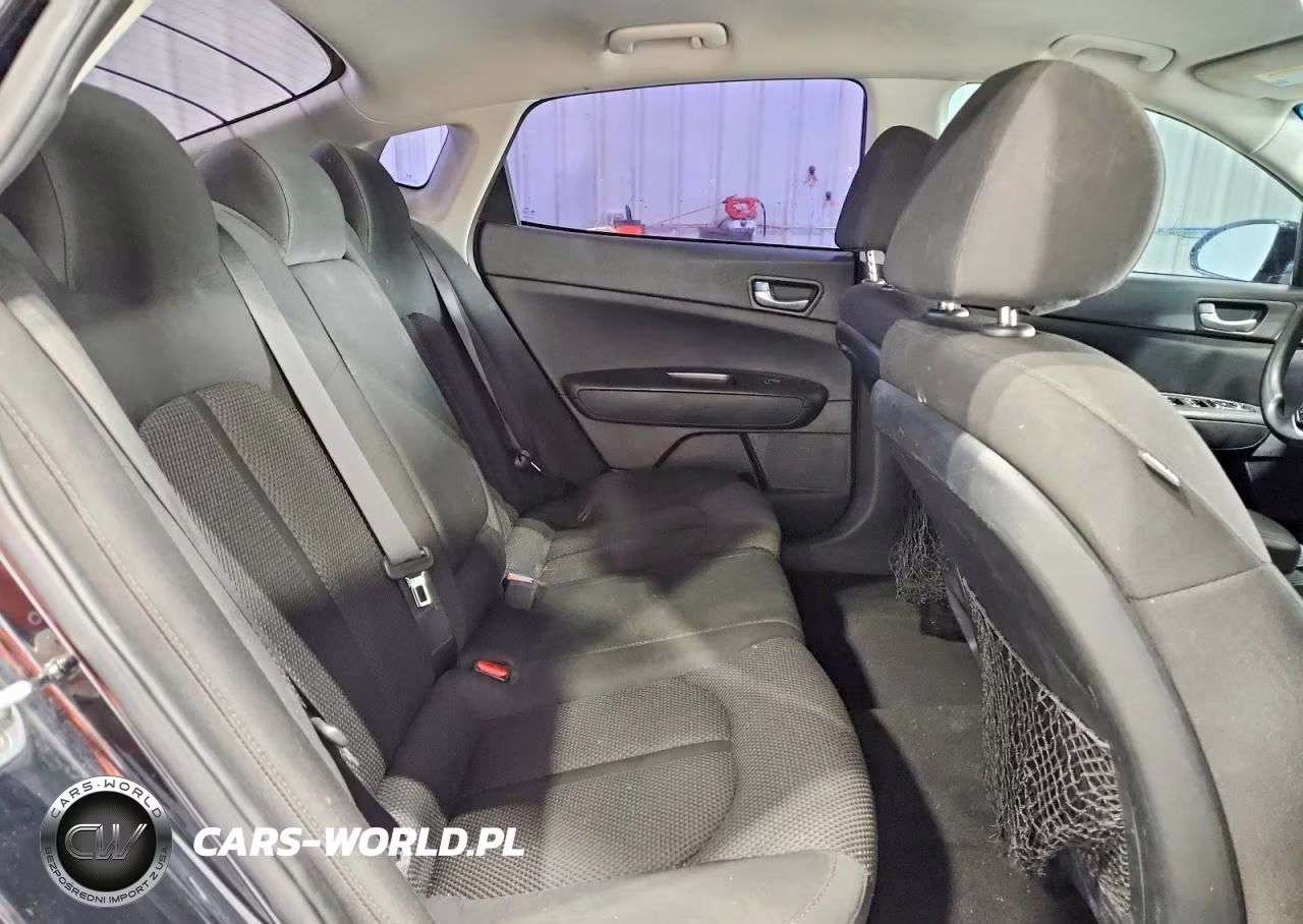 2019 Kia Optima Lx VIN:5XXGT4L32KG367762 - 10