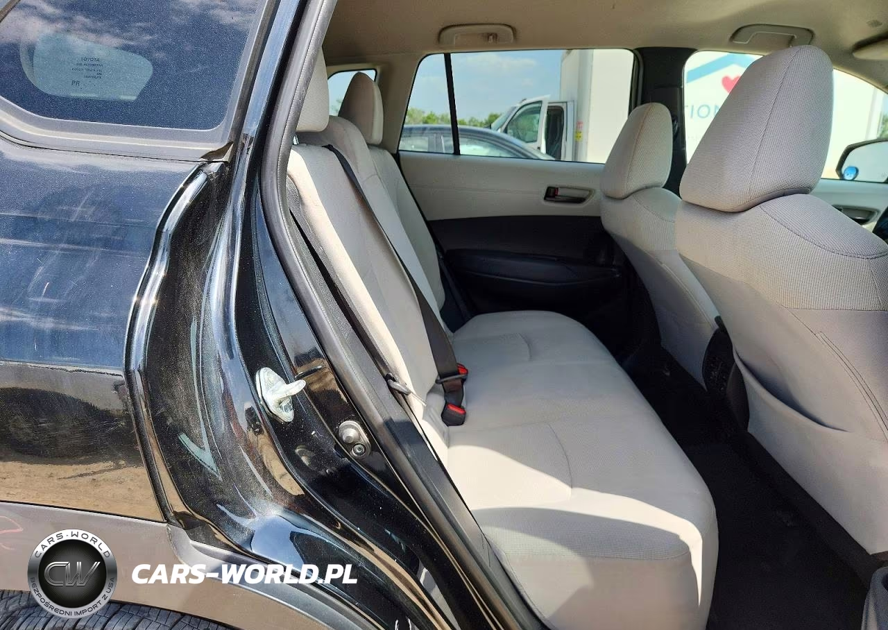 2022 Toyota Corolla Cross Le VIN:7MUCAABGXNV026237 - 11
