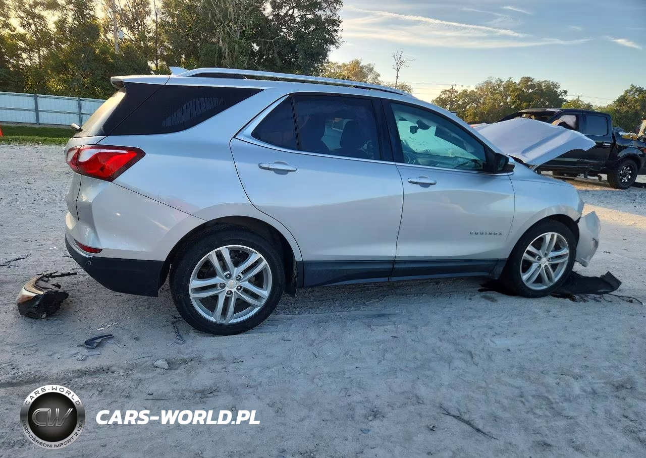2018 Chevrolet Equinox Premier VIN:2GNAXMEV5J6132909 - 3