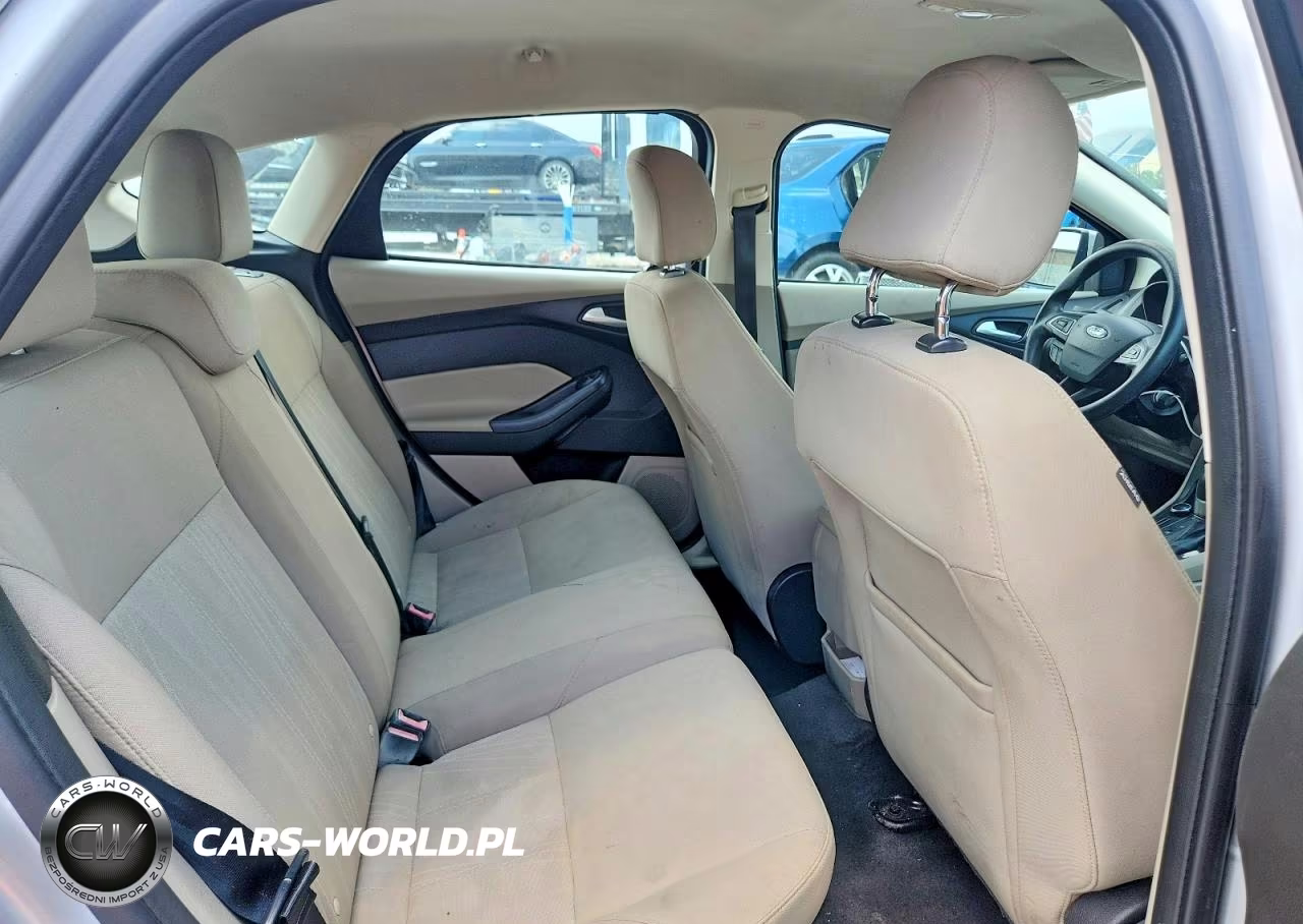 FORD FOCUS VIN:1FADP3K20GL308992 - 10