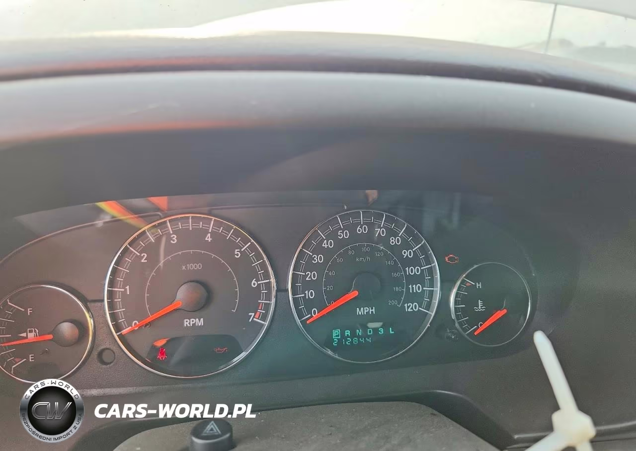 2005 Chrysler Sebring Touring VIN:1C3EL56R85N562100 - 9