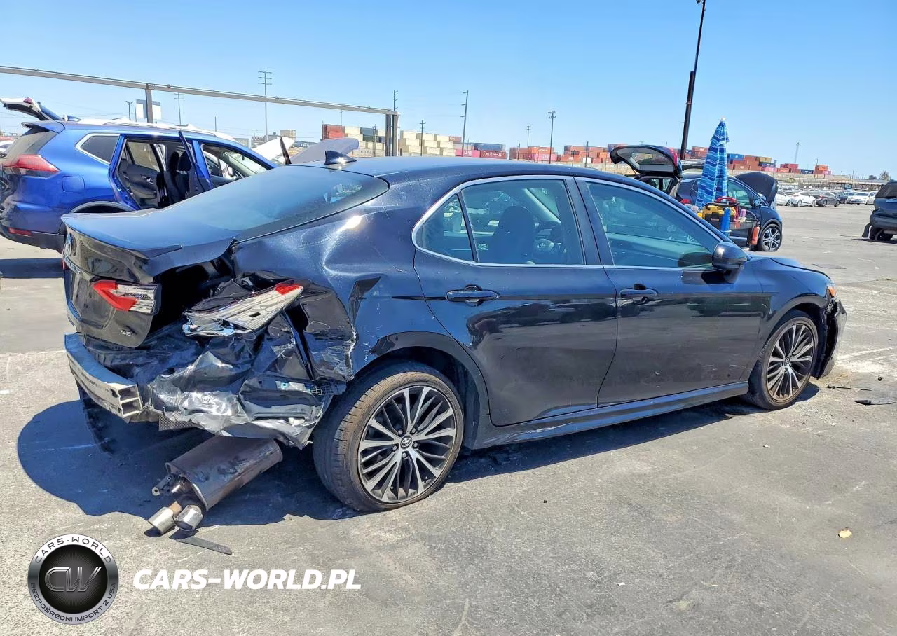 2020 Toyota Camry Se VIN:4T1G11AK4LU944815 - 3