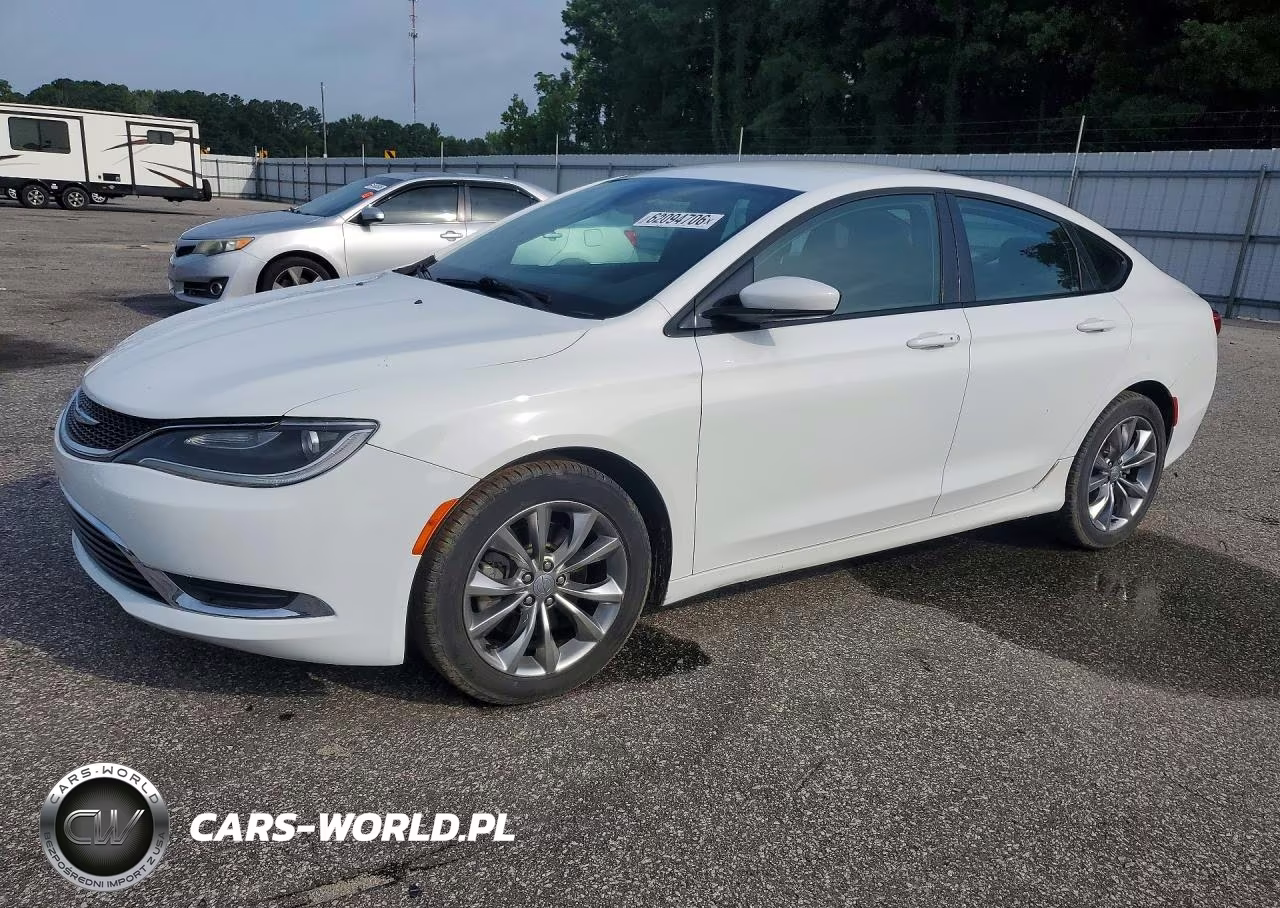 2015 Chrysler 200 S – zdjęcie 1 z 12