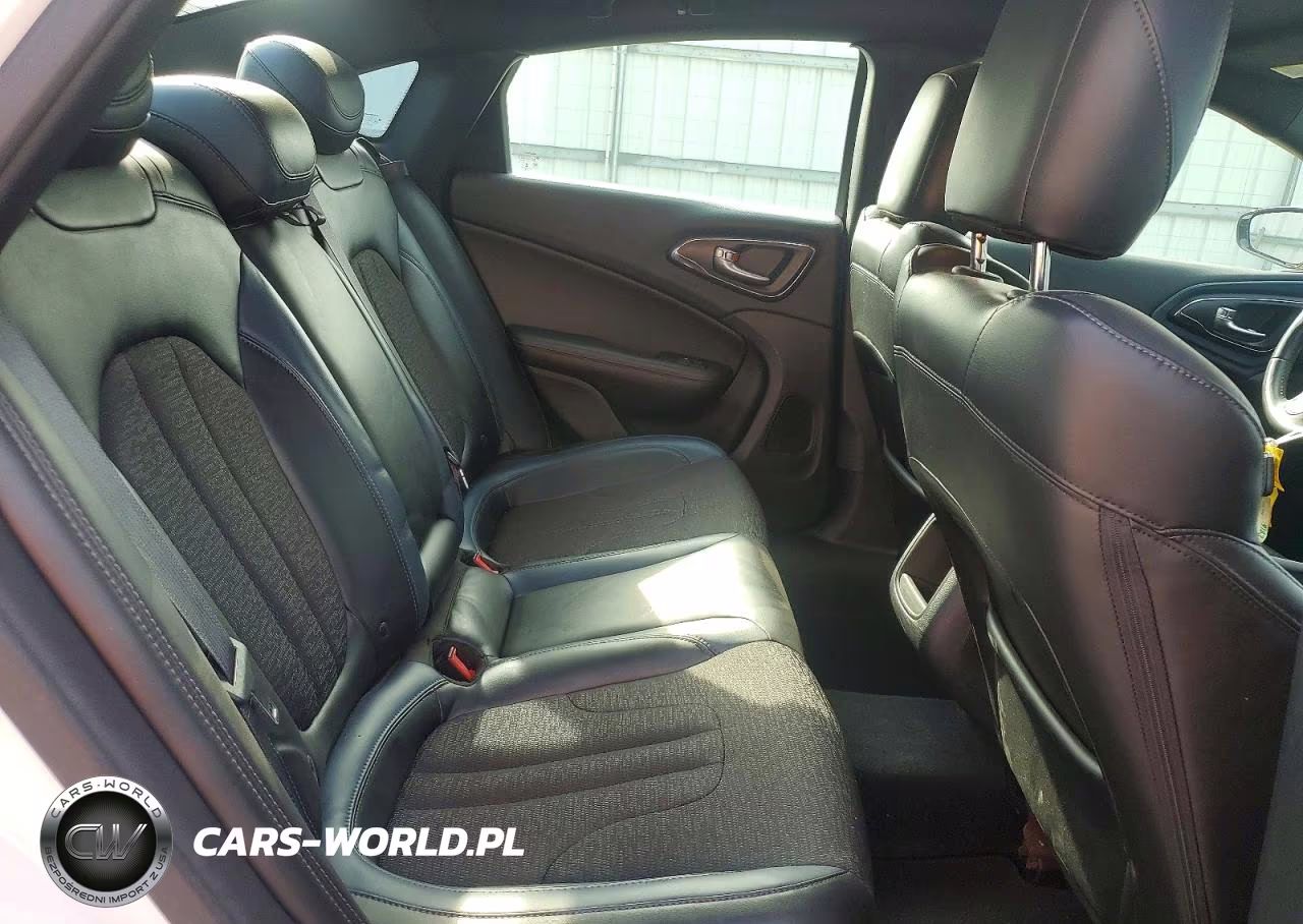 2015 Chrysler 200 S VIN:1C3CCCBG1FN517453 - 10