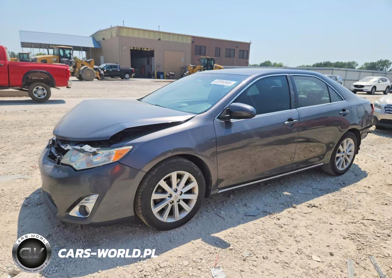 2013 Toyota Camry Xle V6 – zdjęcie 1 z 13