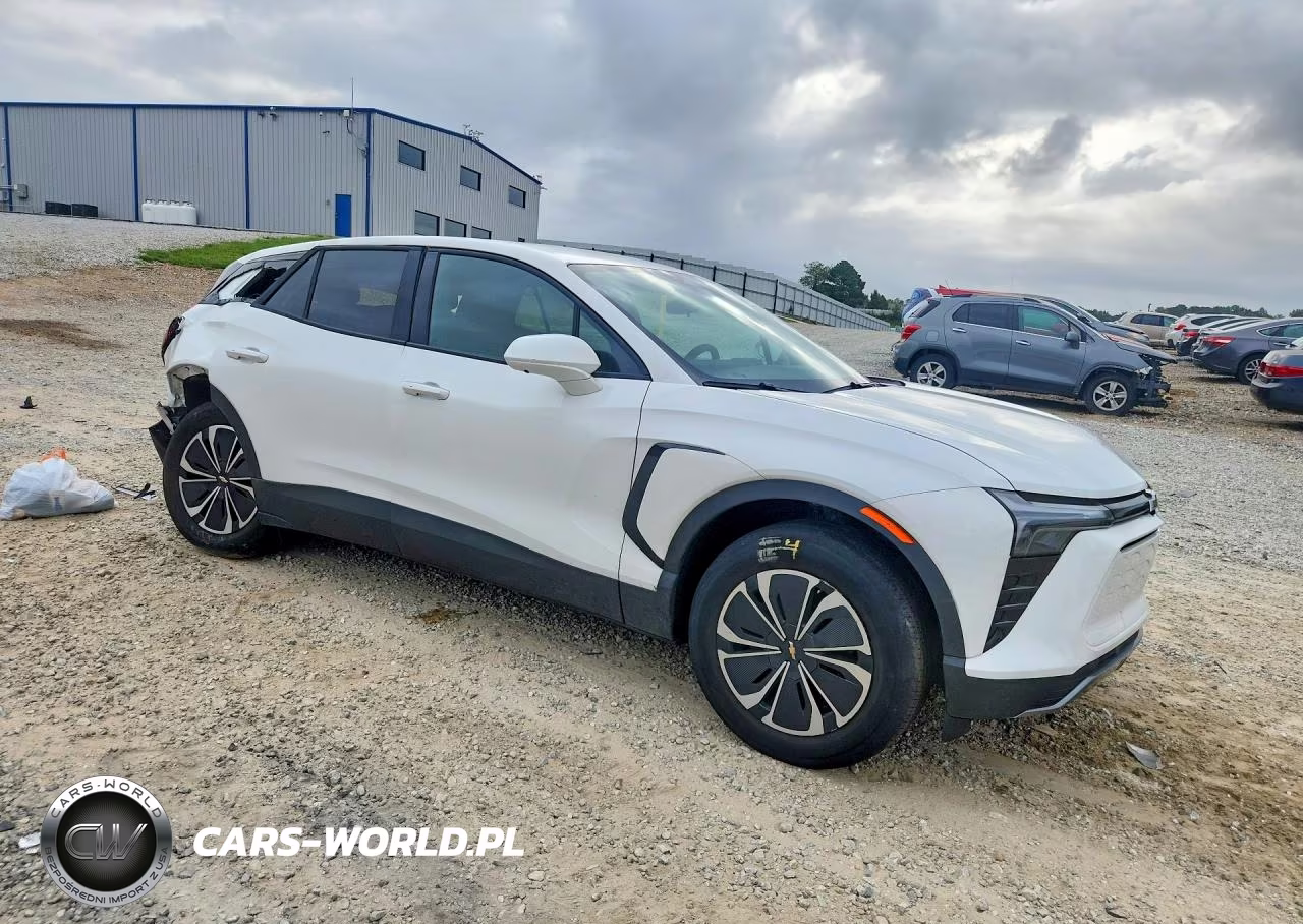 2025 Chevrolet Blazer Lt VIN:3GNKDBRM1SS248081 - 4